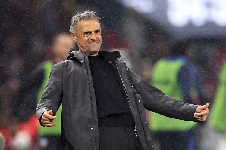 瓦朗谢纳队被蒙彼利埃逆转击败,遗憾失利 瓦朗谢纳队被蒙彼利埃逆转击败,遗憾失利