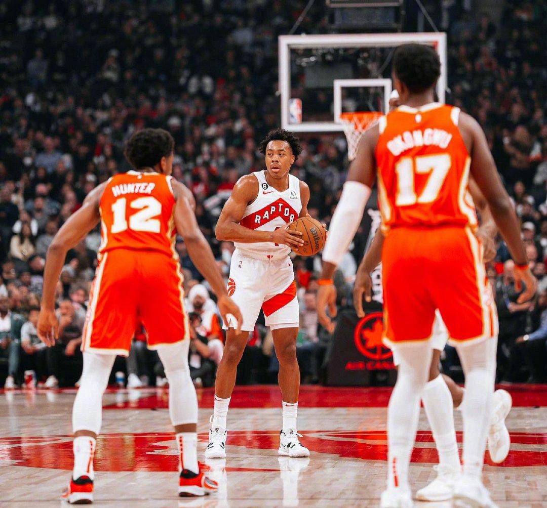 包含老鹰队青年球员逐渐成长展现潜力的词条