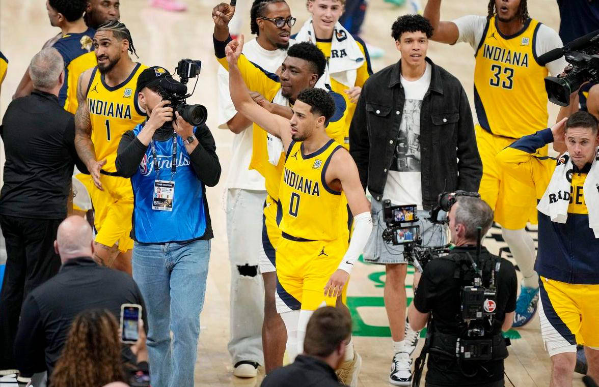 包含步行者队遭遇三连败,面临战术调整紧急的词条 包含步行者队遭遇三连败,面临战术调整紧急的词条