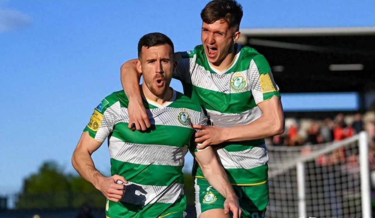 欧洲足球职业联赛冠军晋级战,球队士气高涨 欧洲足球职业联赛冠军晋级战,球队士气高涨