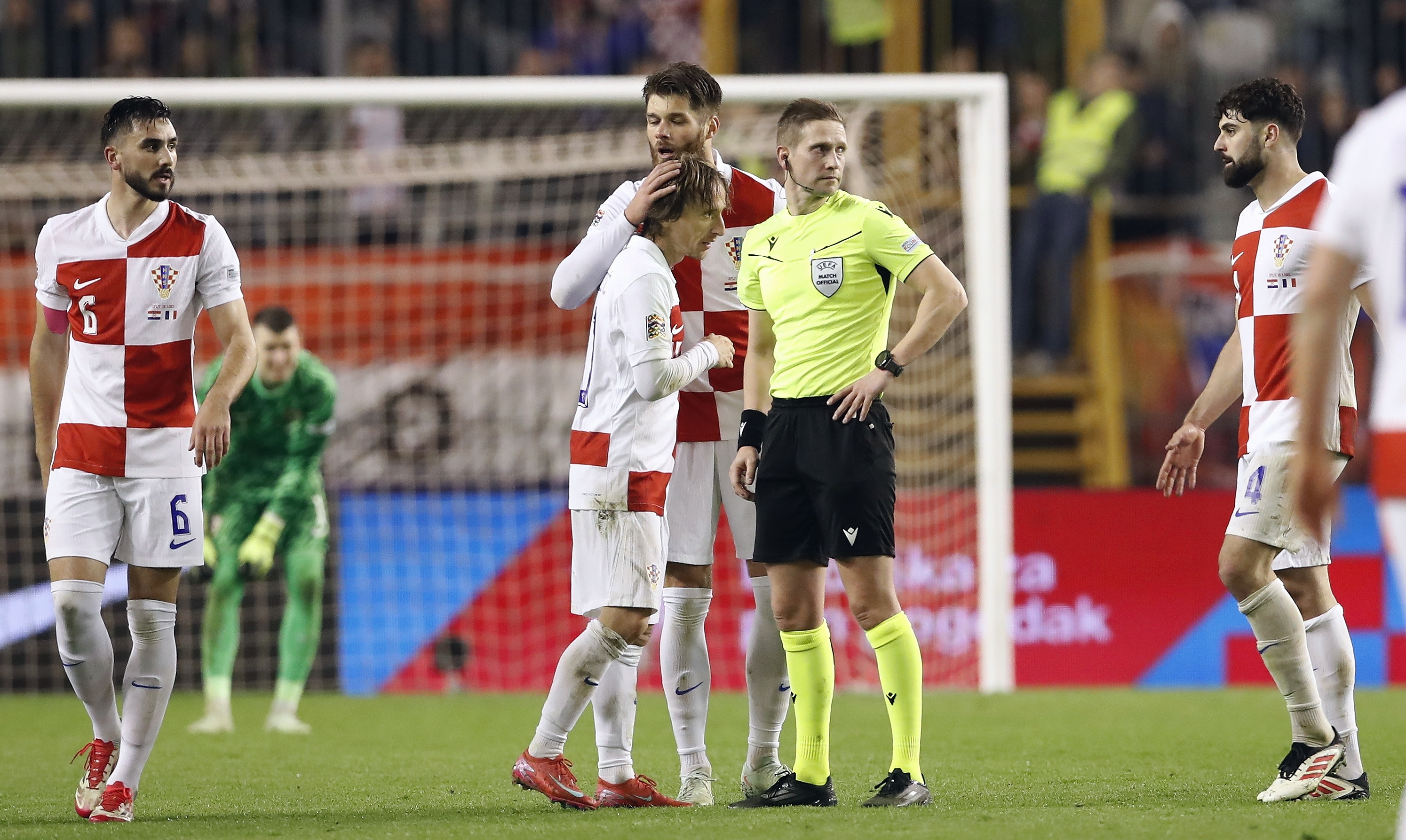 克罗地亚队狂胜,闯入下一轮比赛 克罗地亚队狂胜,闯入下一轮比赛