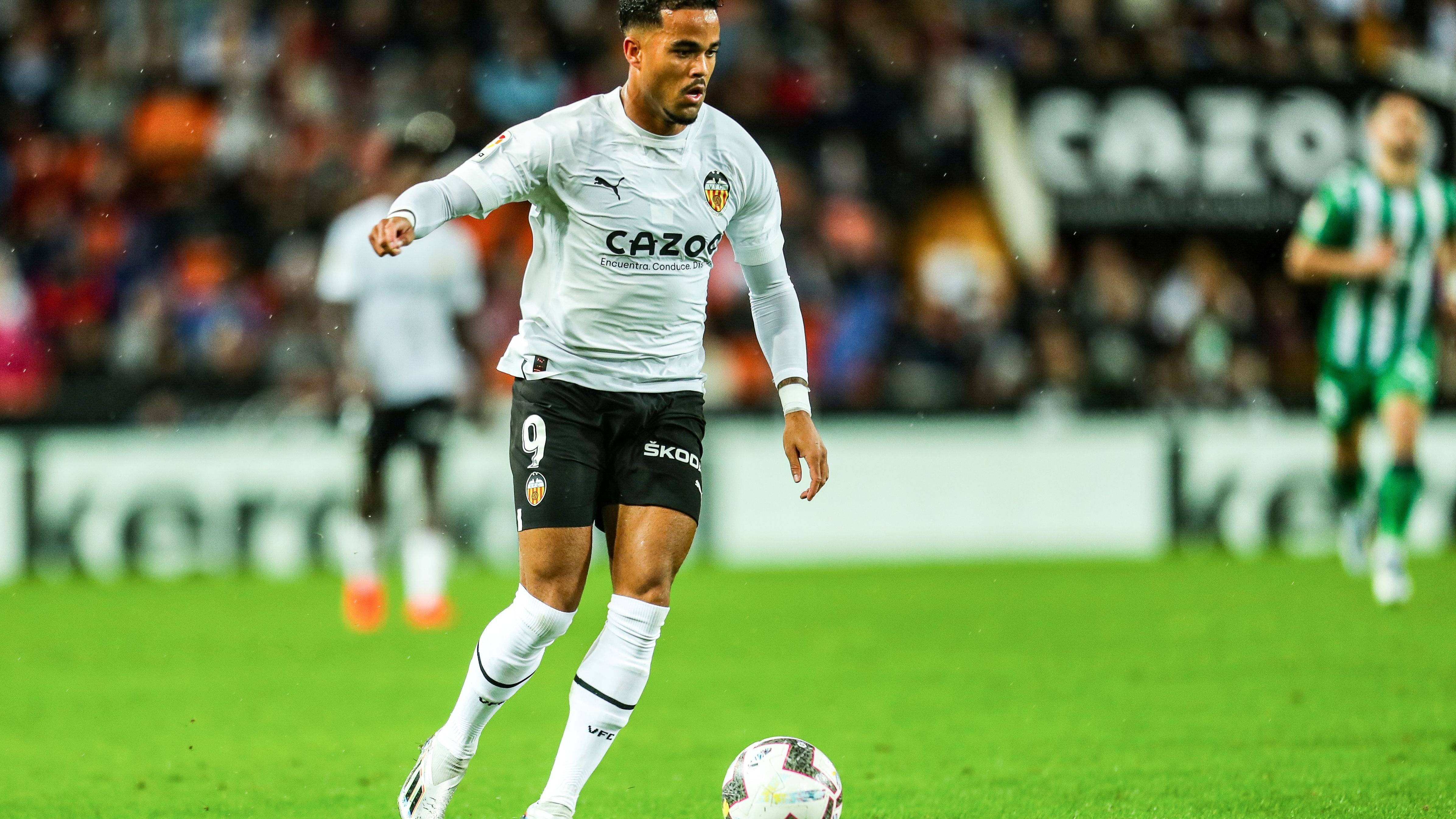 包含瓦伦西亚主场大捷,展现强势实力的词条 包含瓦伦西亚主场大捷,展现强势实力的词条