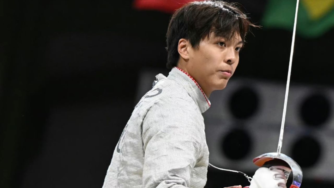 中国击剑新星夺金，全场欢呼