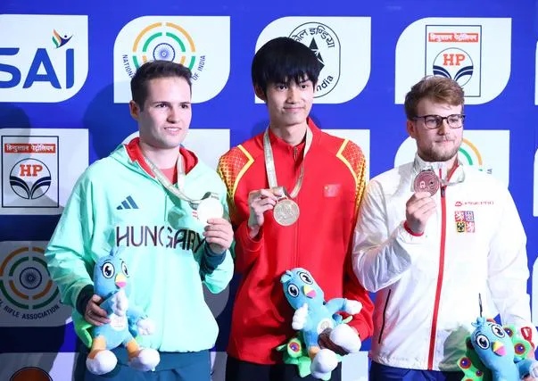 关于某国射击选手稳获冠军，实力令人瞩目的信息