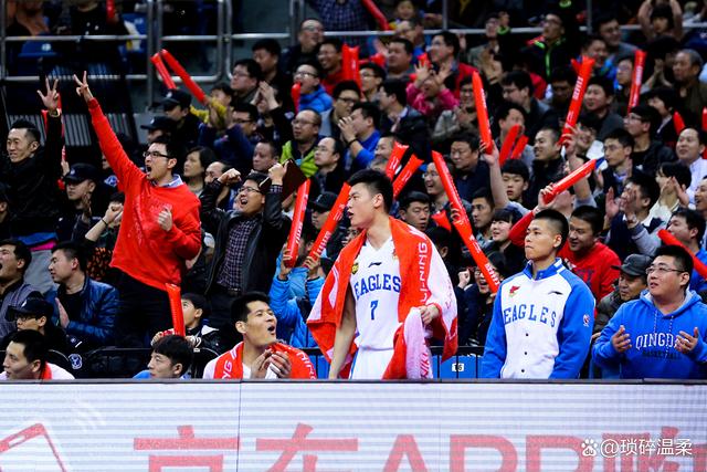 包含忠诚球迷!全场喊声助威团队取得胜利的词条 包含忠诚球迷!全场喊声助威团队取得胜利的词条