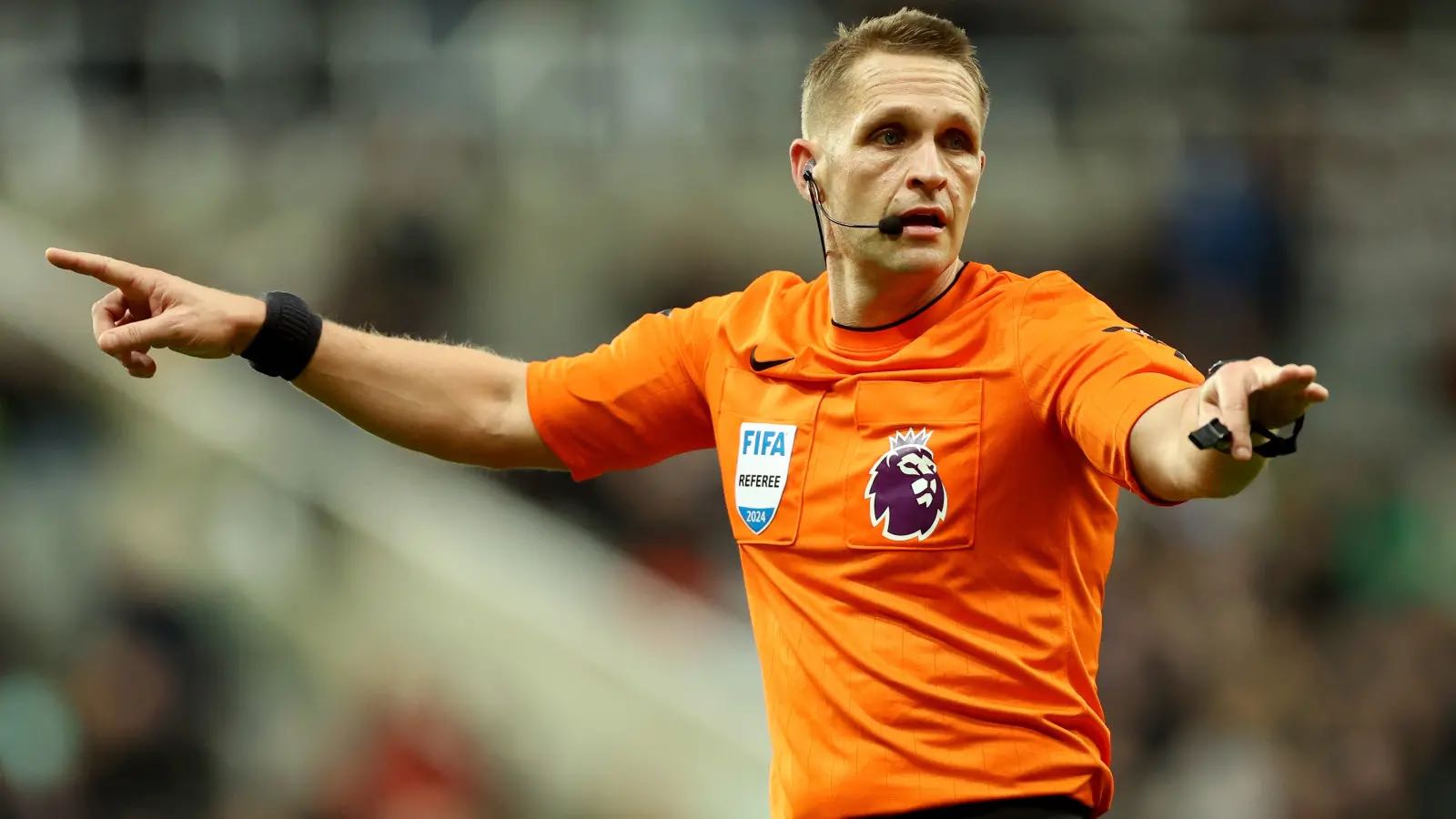 布莱顿遭遇争议判罚，主帅怒斥裁判员的简单介绍