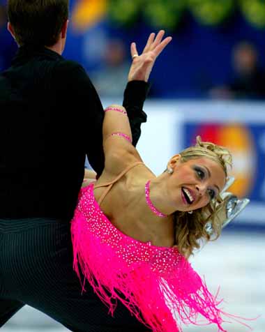 包含竞技精神：顶尖选手展现技艺，引领潮流的词条