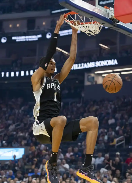 马刺老将再次证明自己，重新发挥精彩表现