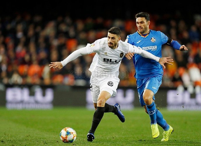 瓦伦西亚主场大胜,豪取四连胜 瓦伦西亚主场大胜,豪取四连胜