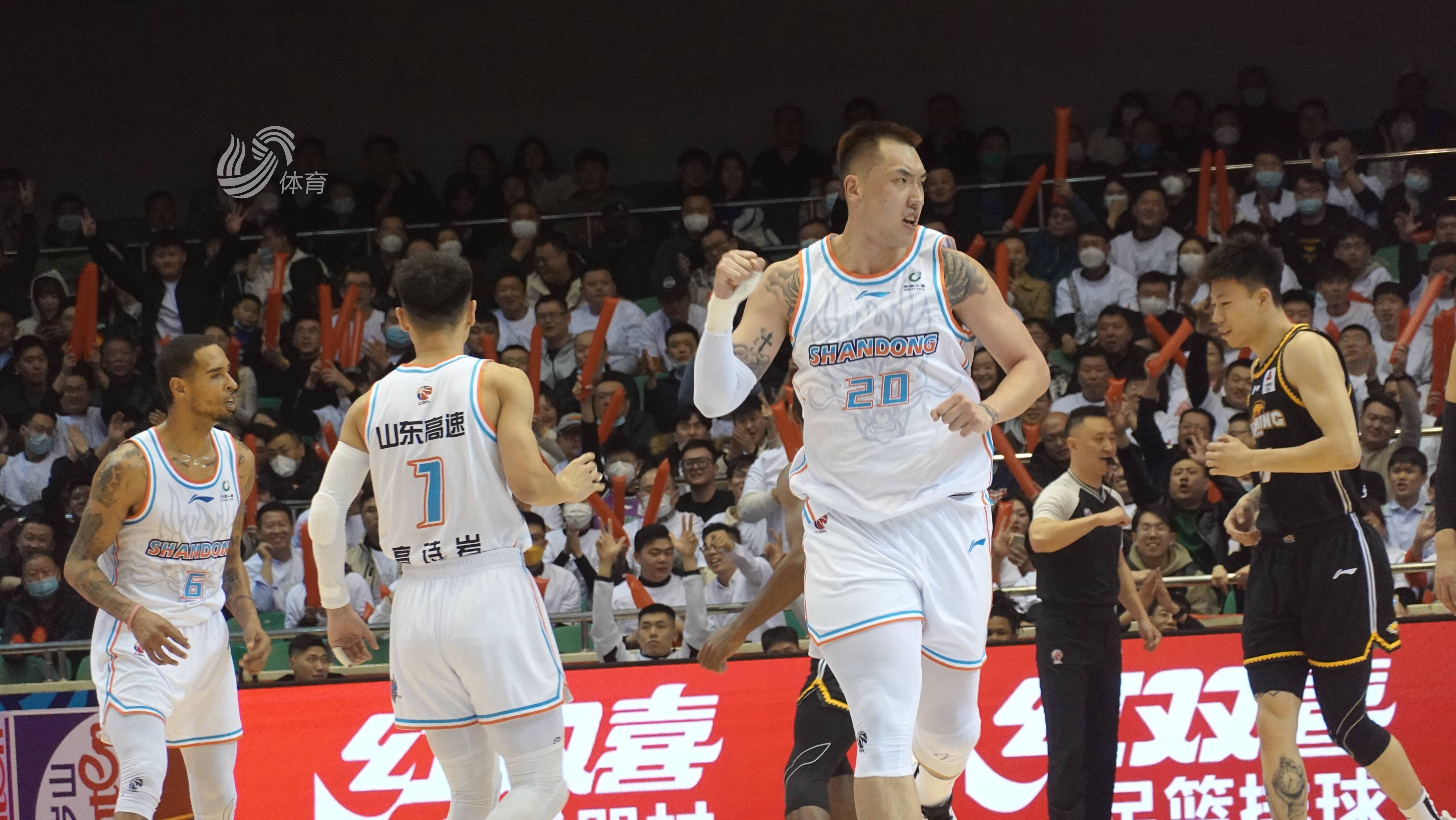 甘肃男篮稳操胜券，成功战胜对手