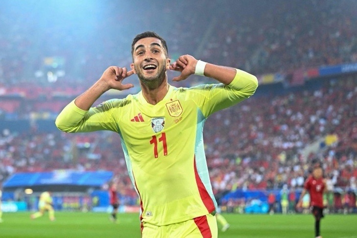 克罗地亚战胜斯洛伐克，锁定欧洲杯强资格的简单介绍