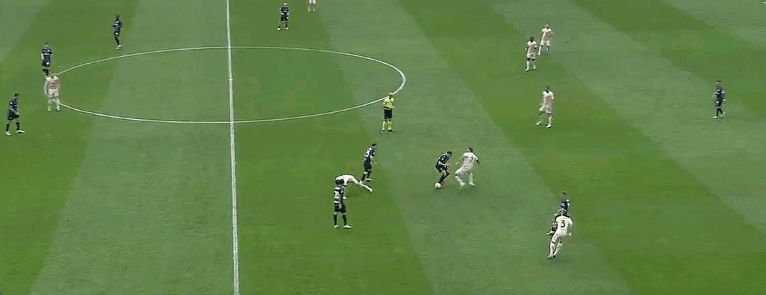 国际米兰客场击败罗马，豪取三分