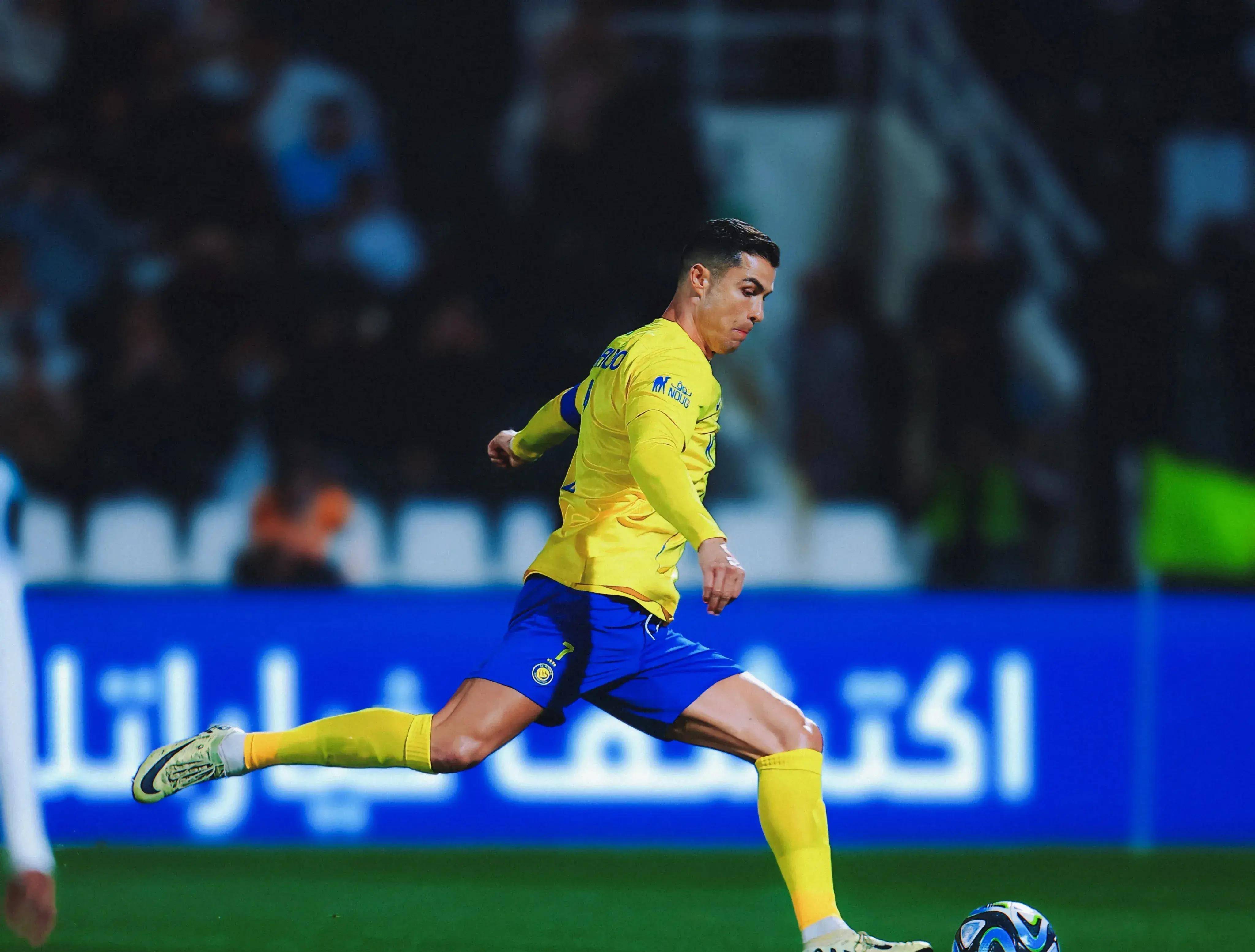 开云体育登录-C罗在巴黎的比赛中夺冠