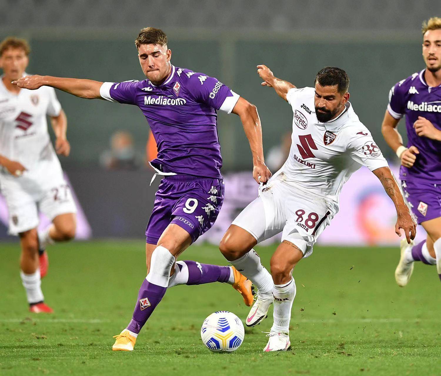 佛罗伦萨与巴勒莫争夺胜利，场面激烈的简单介绍