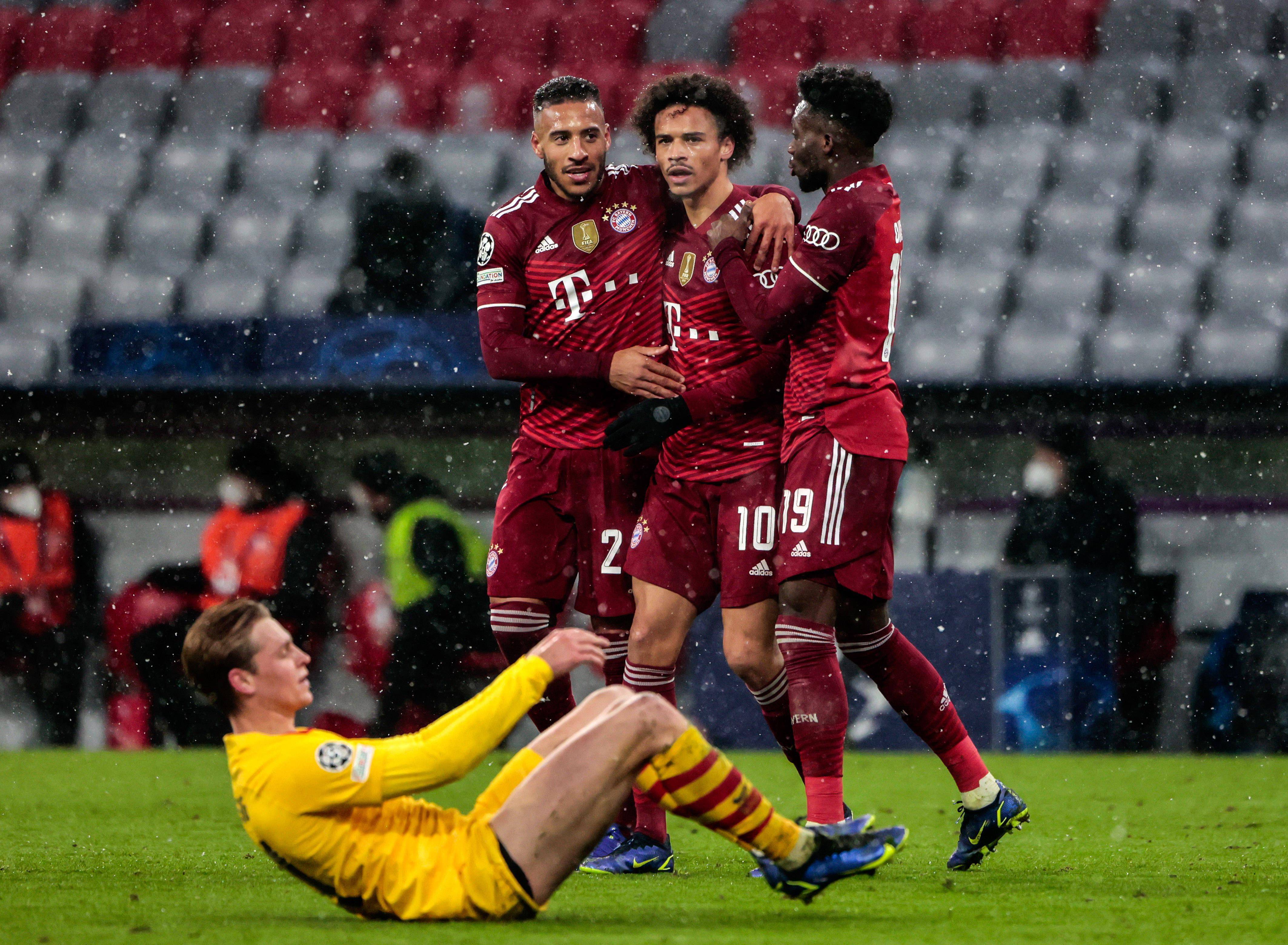 拜仁慕尼黑力挫对手，取得小组榜首位置的简单介绍