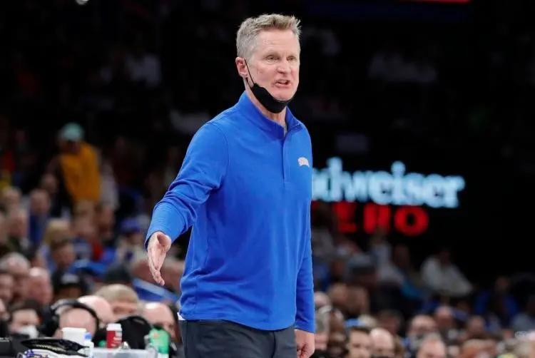 勇士主帅因病缺阵，助教暂时接管