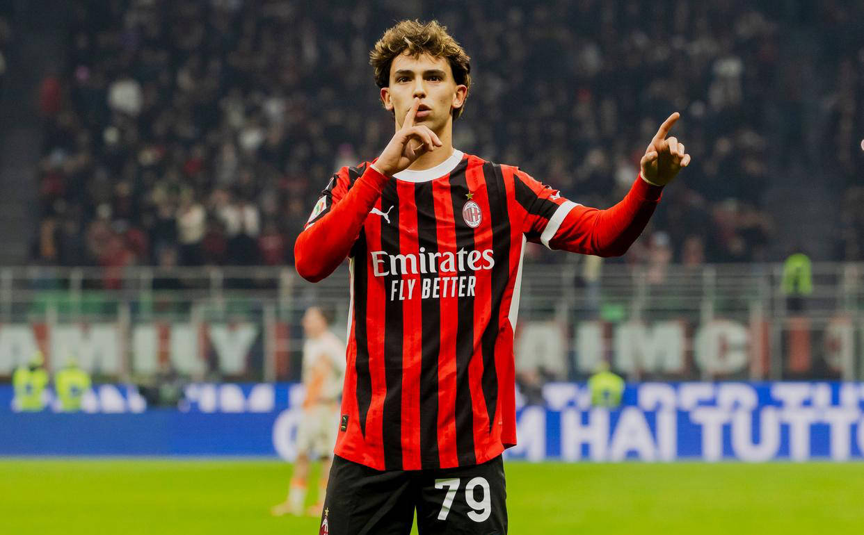 AC米兰后防线漏洞百出，被对手狂轰乱炸的简单介绍