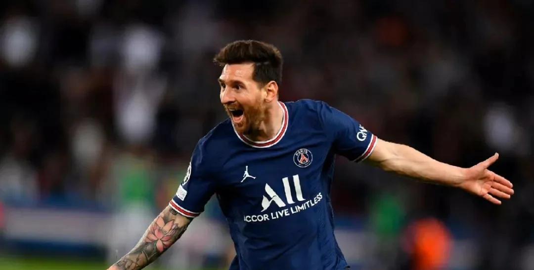 关于曼城客场战胜巴黎圣日耳曼，小组出线的信息