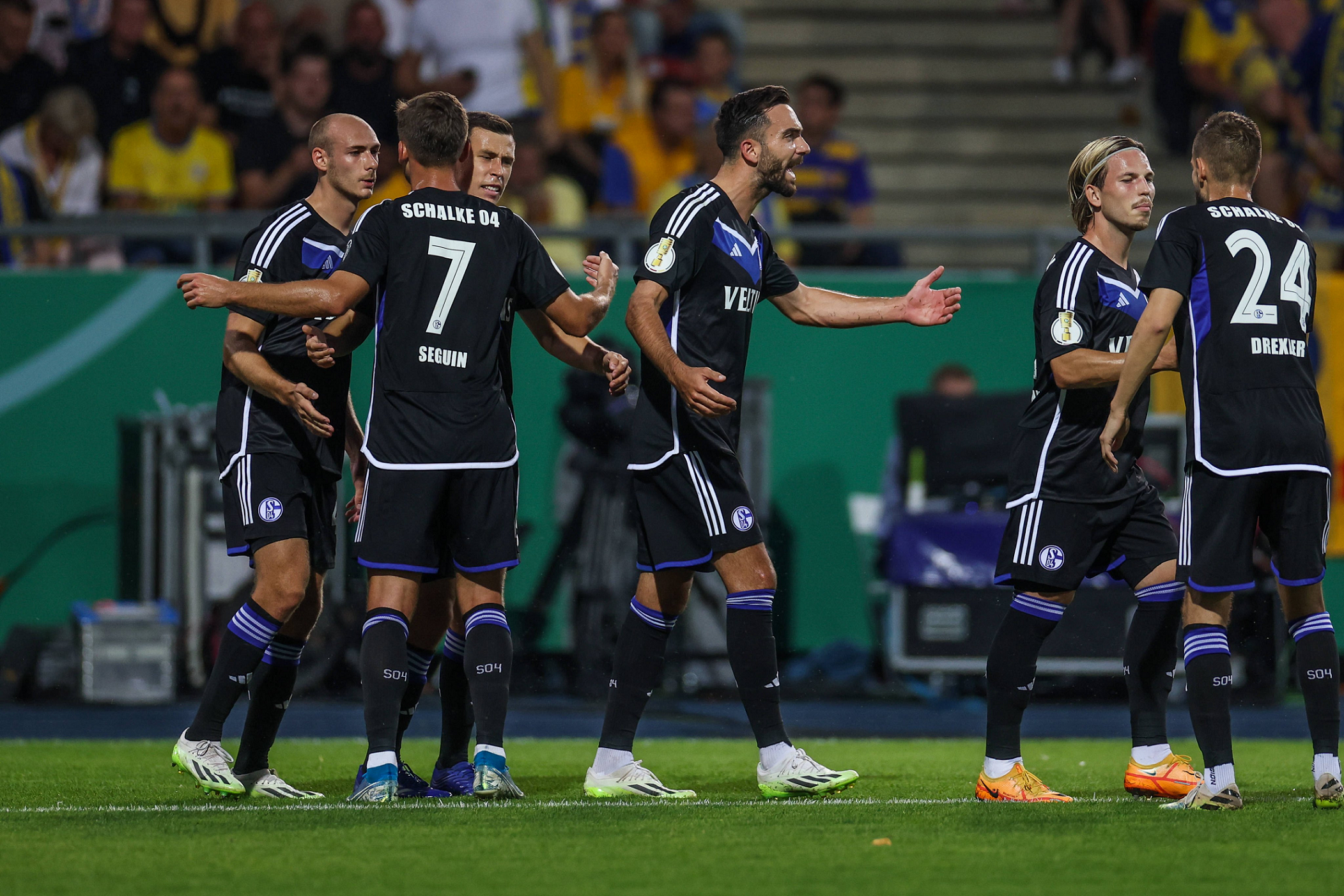 开云体育平台APP-罗斯托夫成功晋级下一轮比赛的简单介绍