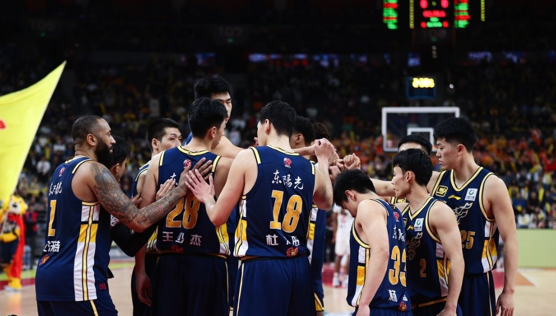 CBA球员身体素质对比，个人拼搏精神备受称赞的简单介绍