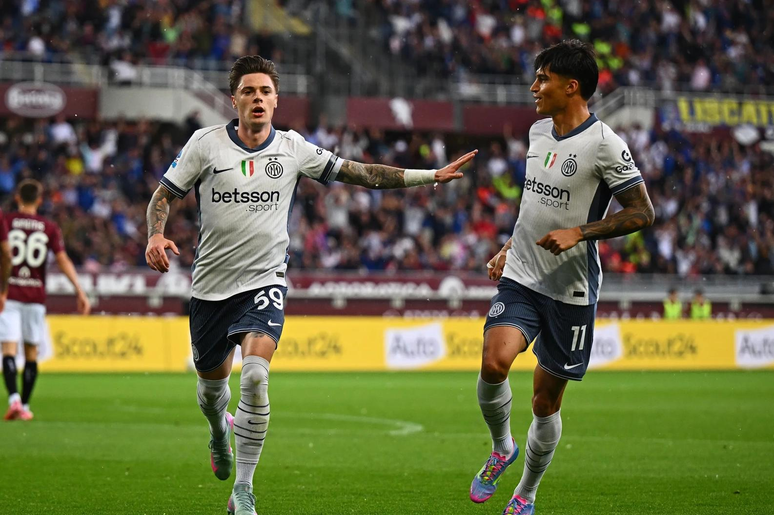 包含都灵中场状态回升，球队重返保级赛场的词条