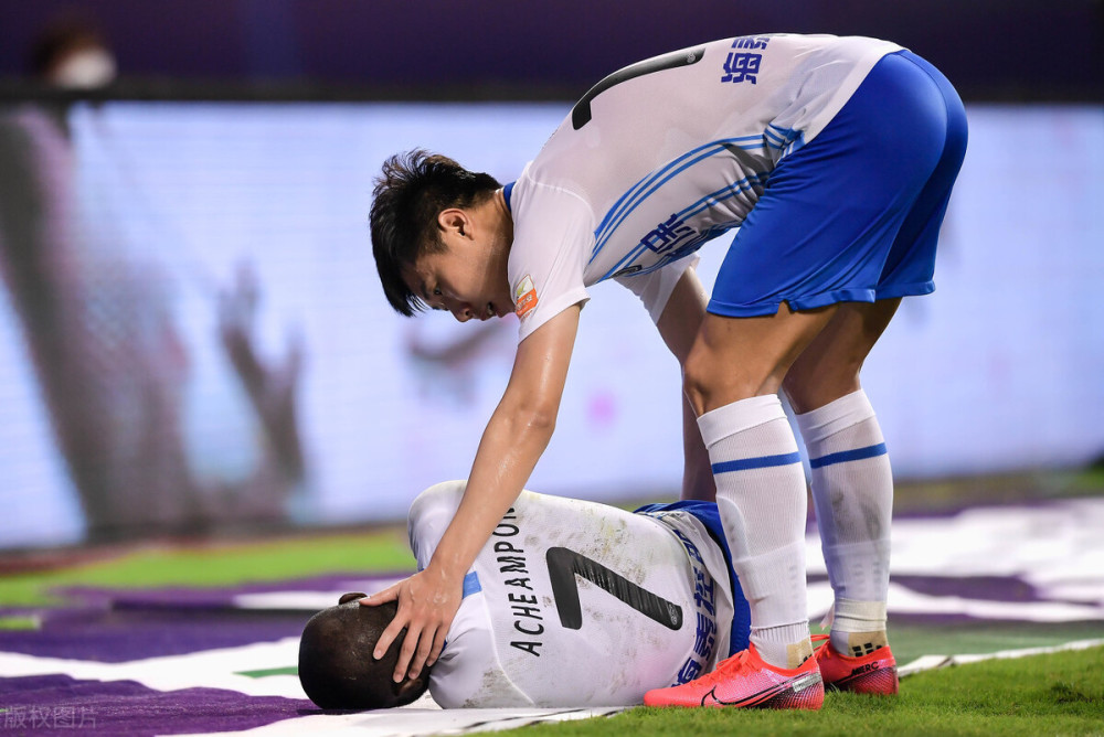 开云体育登录-高拉特突破射门得手，助球队获胜