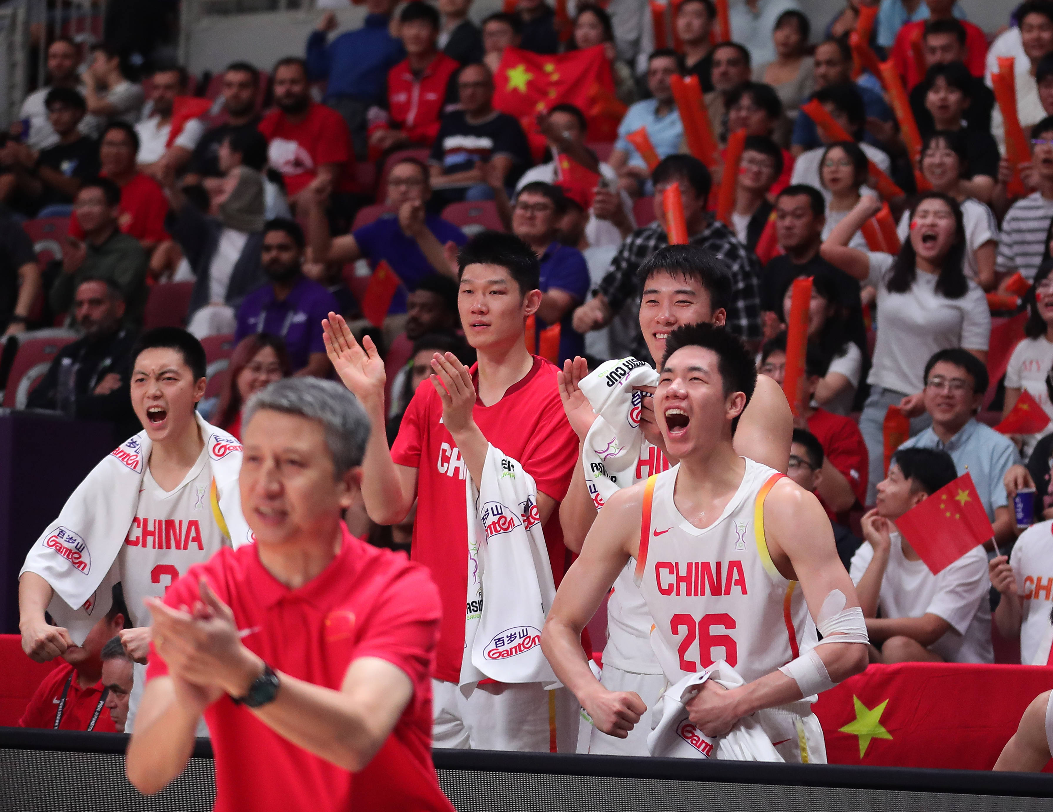 开云体育在线-新西兰篮球队表现不俗，迈向决赛