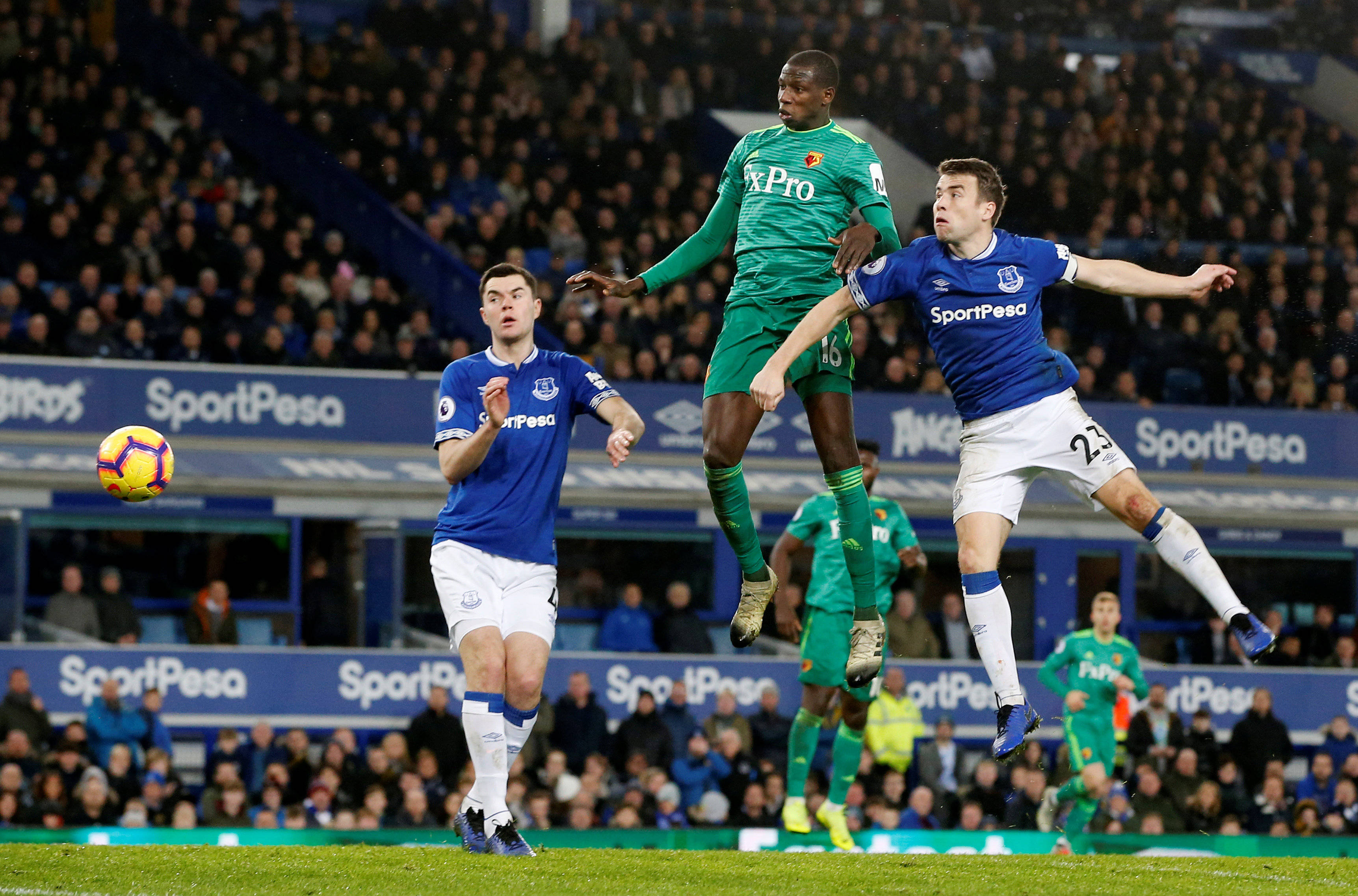 开云下载-谢菲联主场惨遭击败，遭遇保级危机的简单介绍