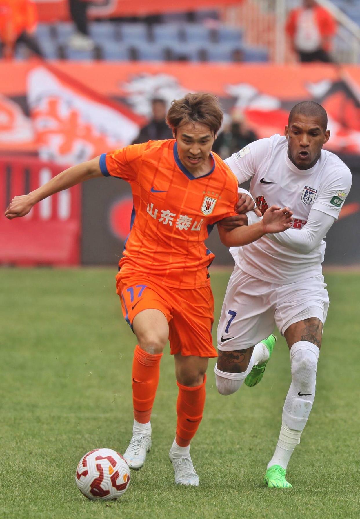 开云体育官方网站-关于联赛强劲开局，豪门扬眉展示实力的信息