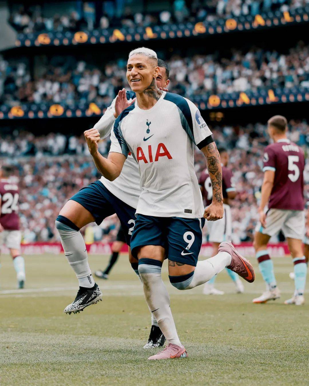 开云APP-包含伯恩茅斯主场一球小胜伯恩利，终结三连败的词条