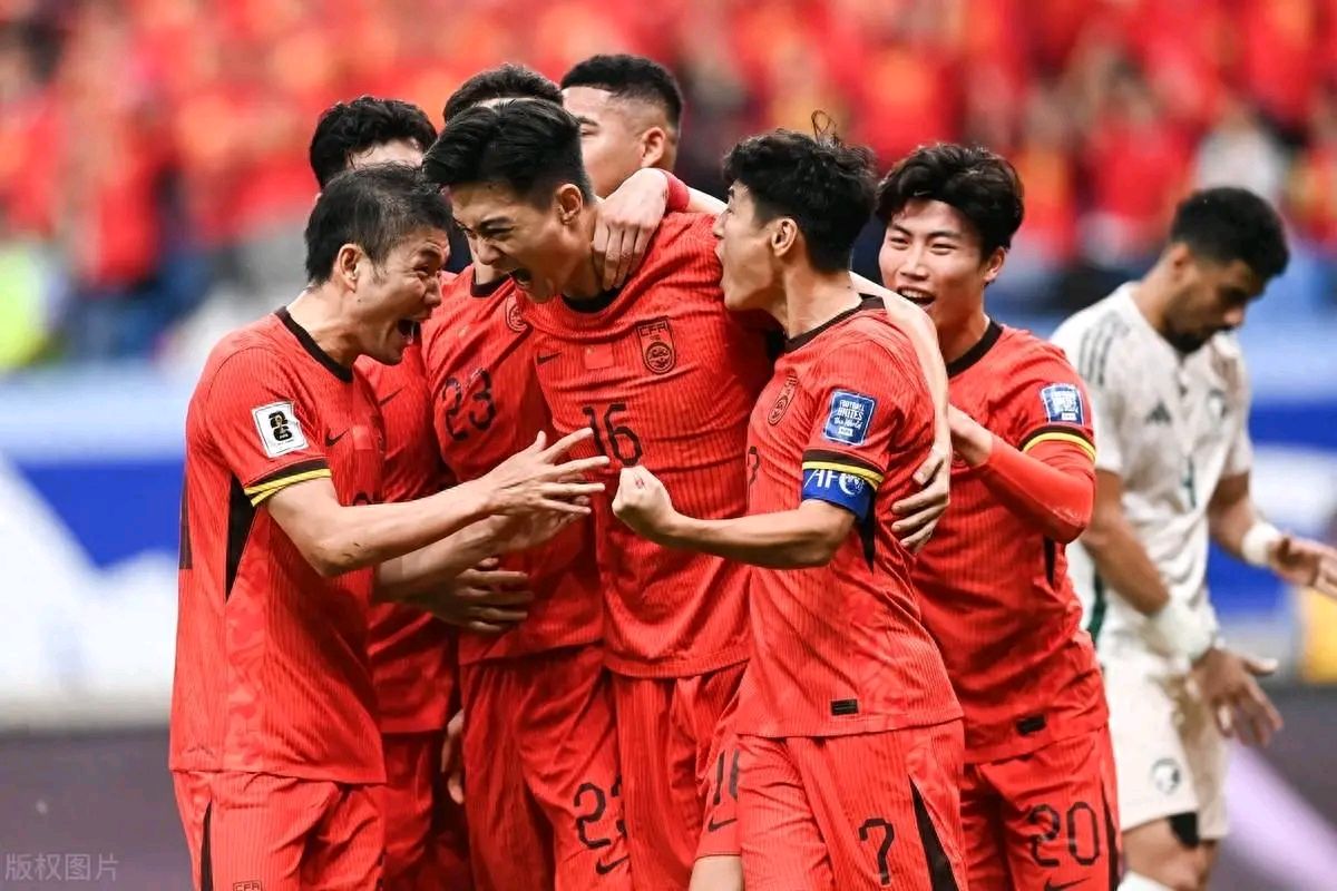 开云体育APP下载-比赛中球队踢出高难度配合，掀起观赏热潮