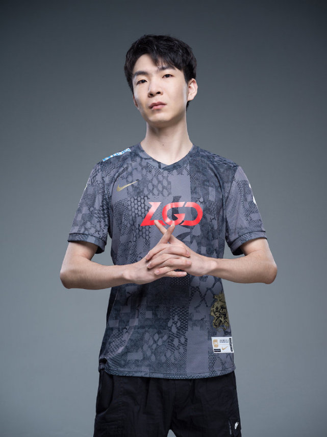 开云平台-FLY绝杀LGD，Caps拿下关键大龙入围赛3:1（东京）