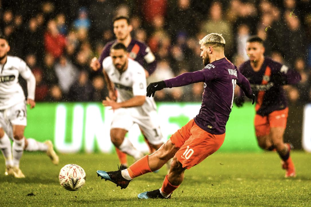 斯旺西城客场不敌对手,惨遭逆转 斯旺西城客场不敌对手,惨遭逆转