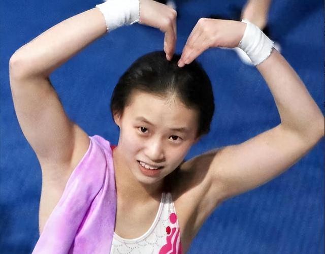 开云体育app-跳水比赛再掀风浪，选手精准入水的简单介绍