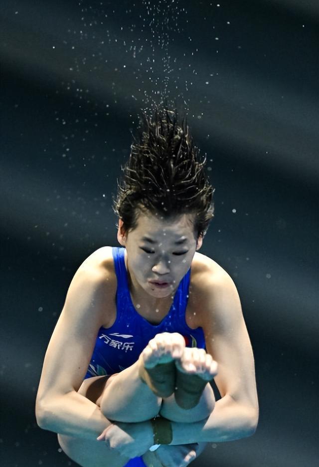 跳水比赛再掀风浪,选手精准入水的简单介绍 跳水比赛再掀风浪,选手精准入水的简单介绍