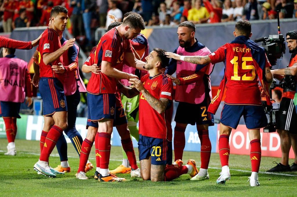 开云体育入口-法国前锋在比赛中频繁射门制造进球机会