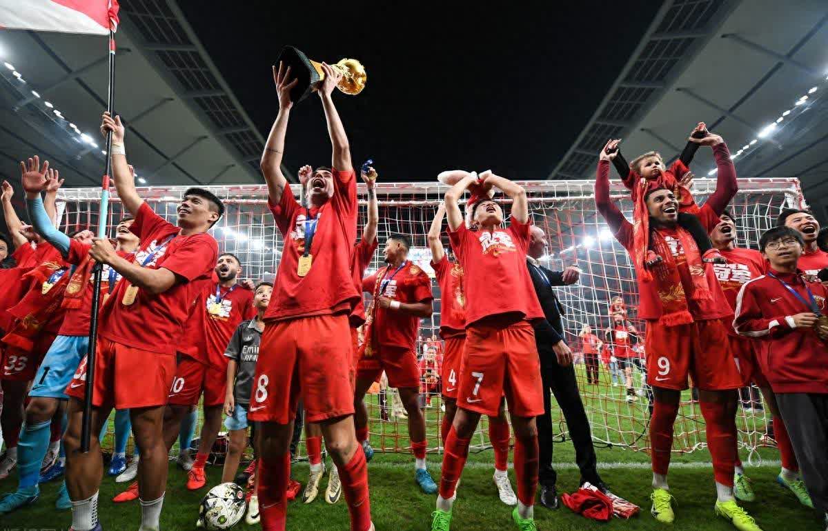 开云平台-比赛中球队发挥稳定，取得胜利