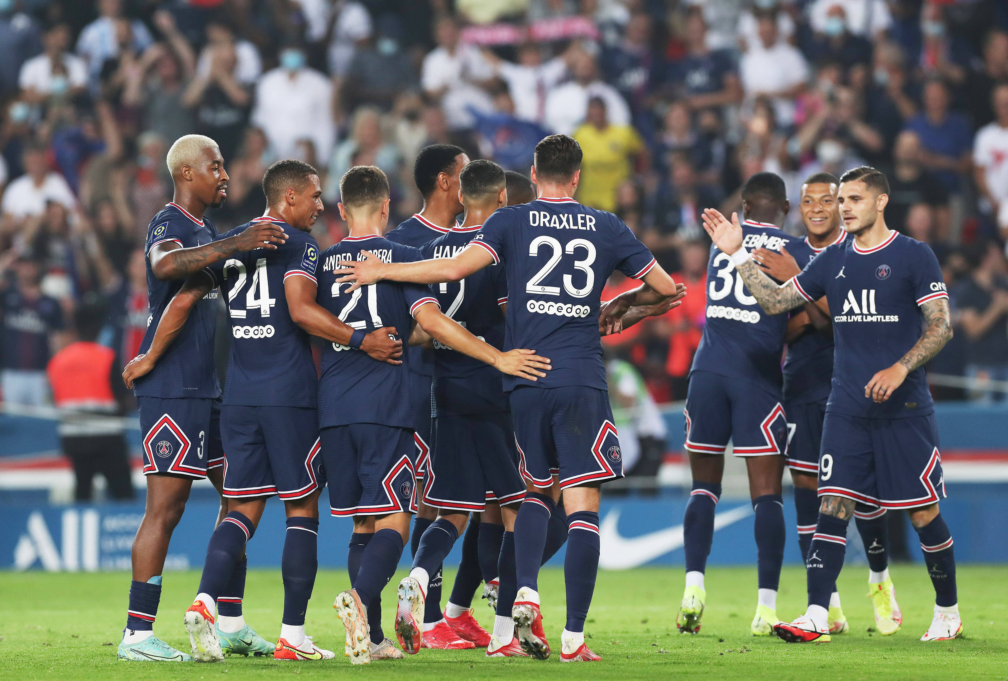 包含巴黎圣日耳曼取得重要胜利，领先积分榜的词条