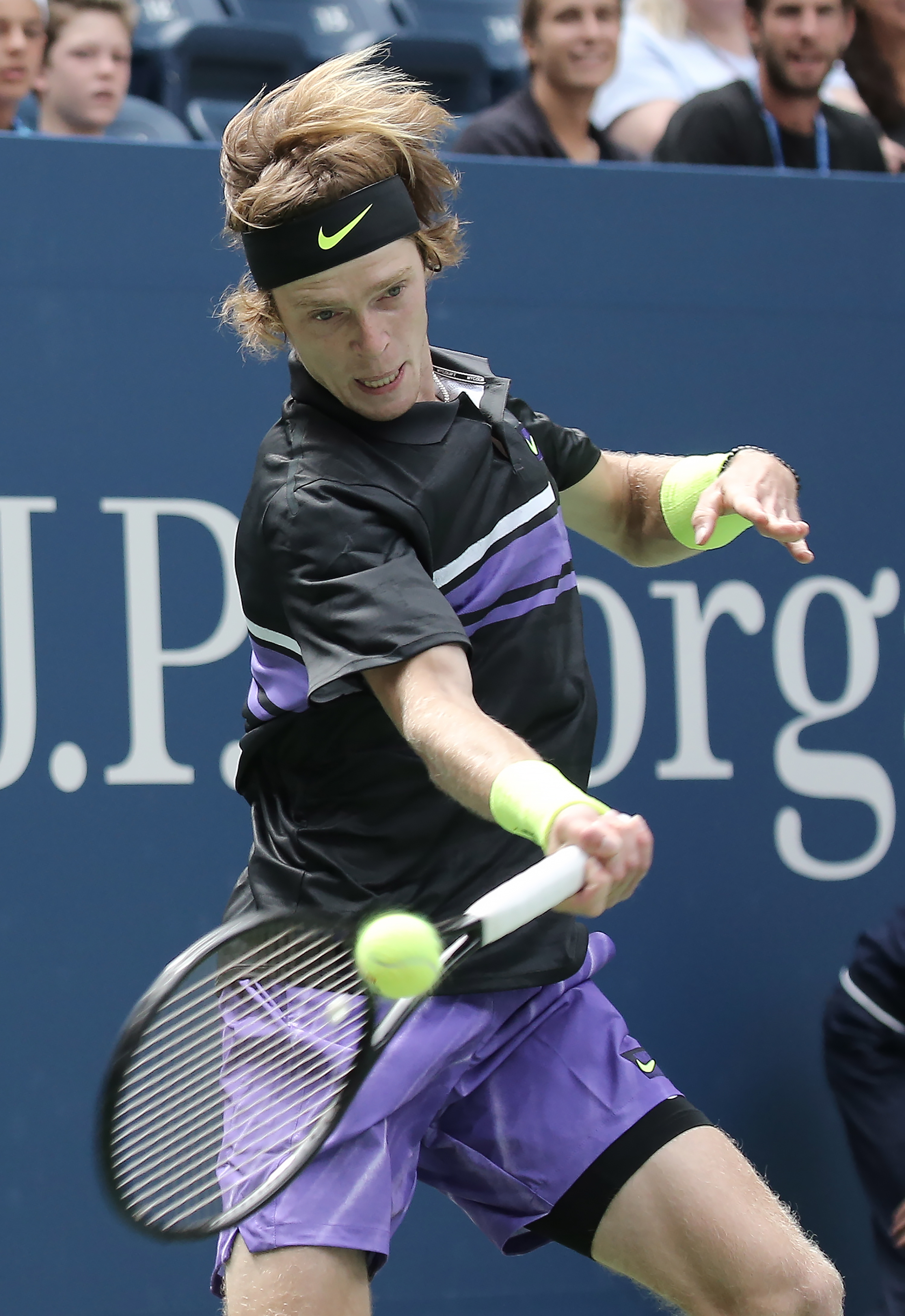 开云体育中国-关于英国网球队完胜德国网球队，西西帕斯惊艳世界的信息