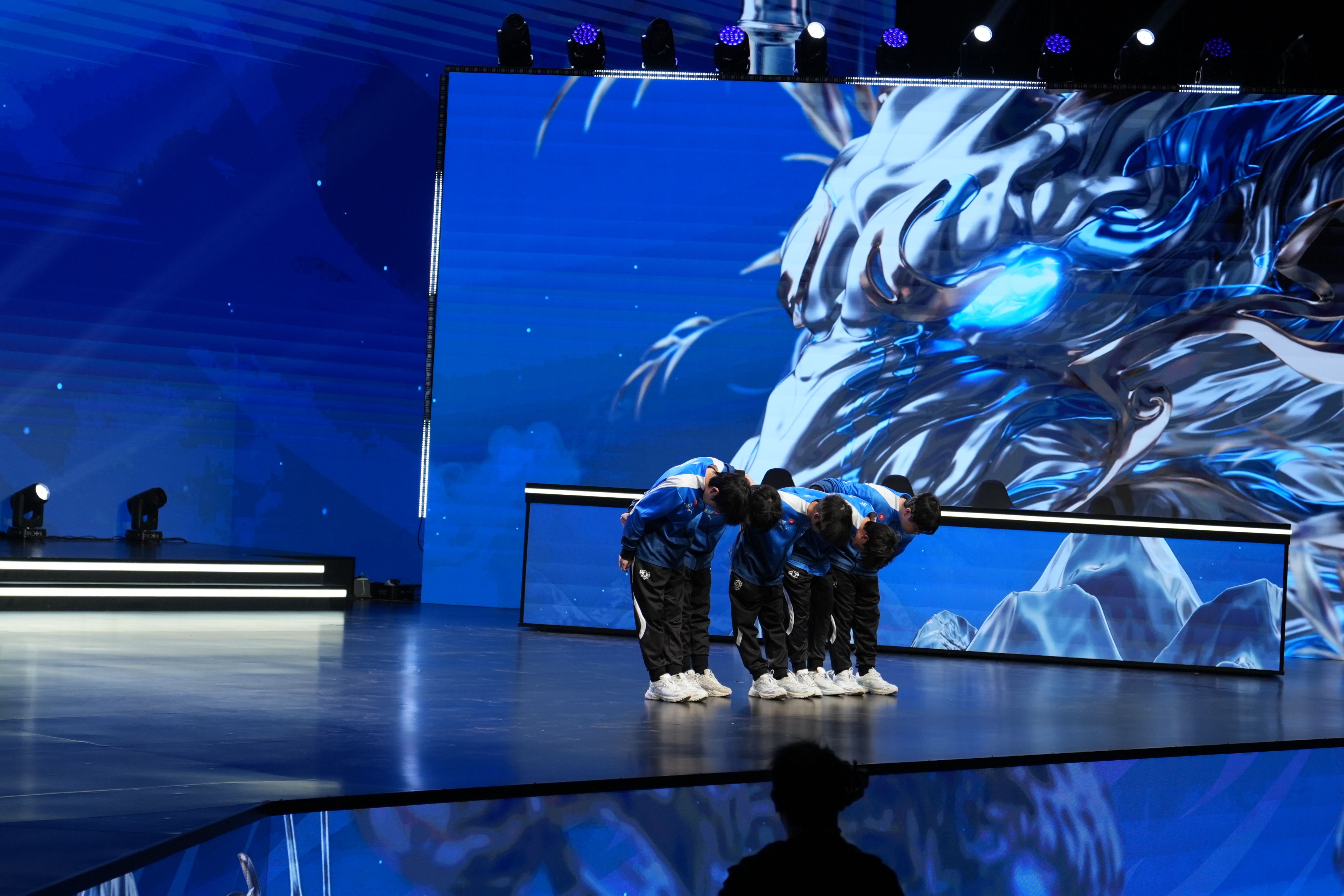 开云体育app-惊天逆转！绝地求生战队挺进四强的简单介绍