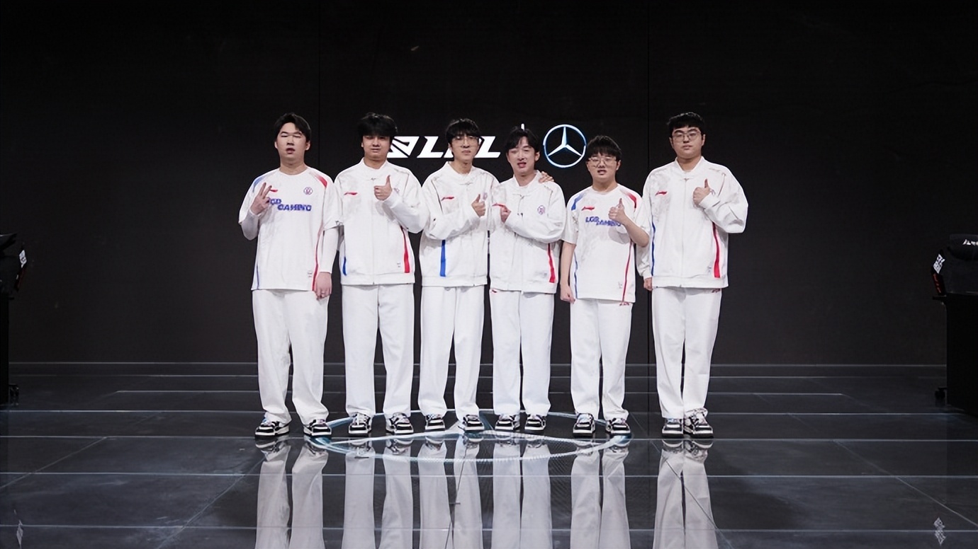 关于豪门对决！LPL上演世纪大战的信息