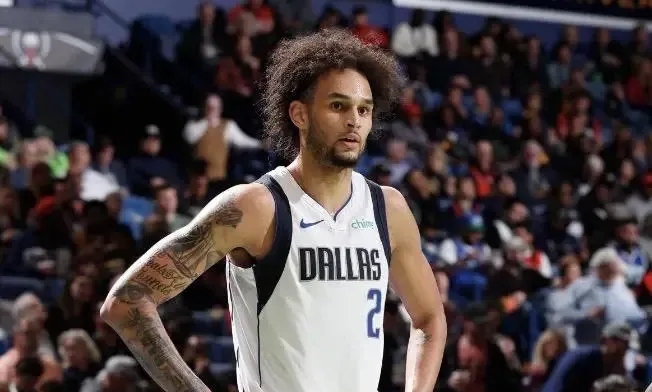 开云体育官网-凯尔特人绝杀独行侠，易建联高光表现